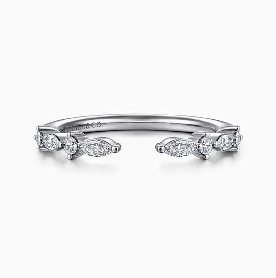 14K White Gold Alternating Diamond Open Wedding Band