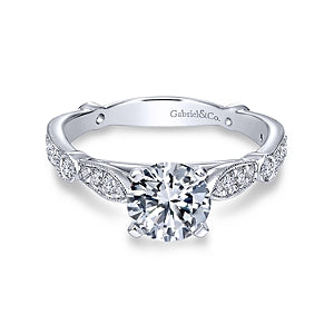 White 14 Karat Traditional Ring Size 6.5