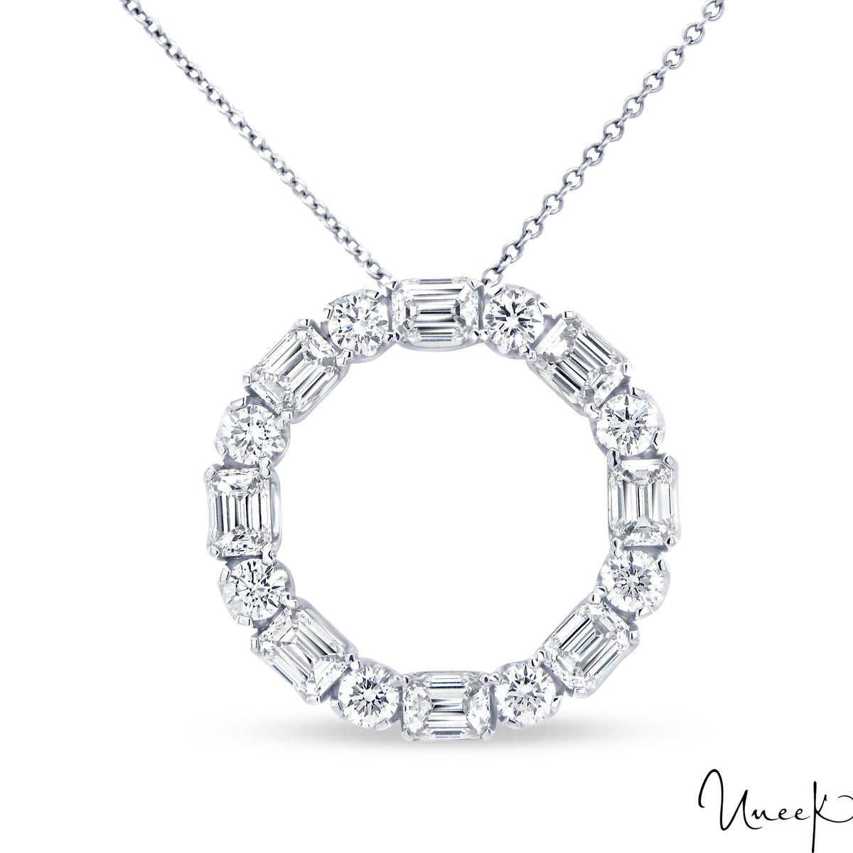 18K White Gold Diamond Emerald & Round Cut Circle Necklace